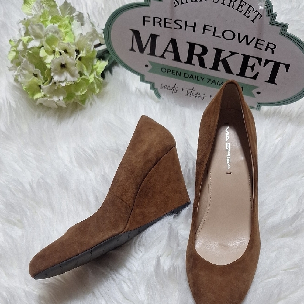 Via Spiga Tan Suede Wedges